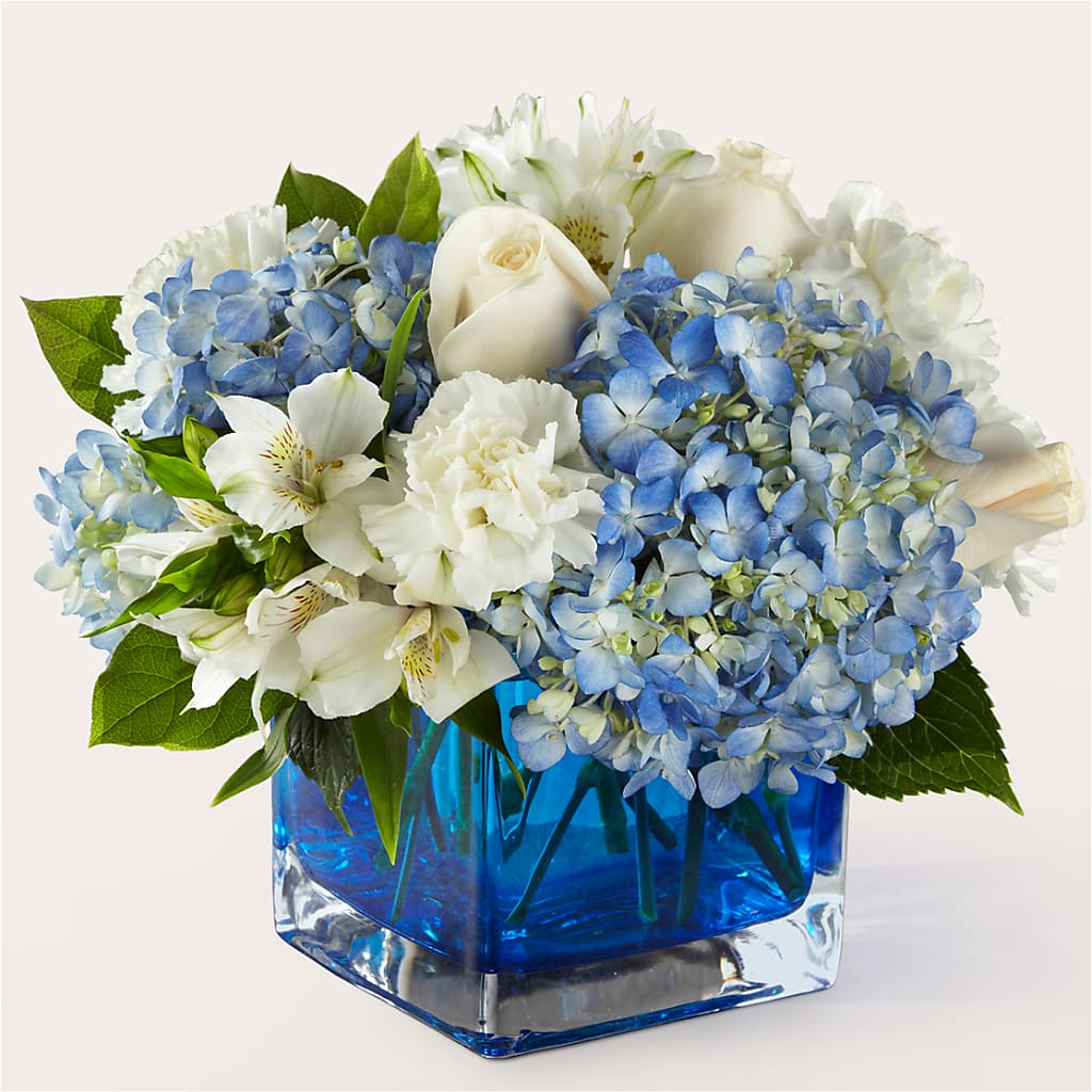 Soothing Waters Bouquet – New Life Flower And Gifts, Rincon GA