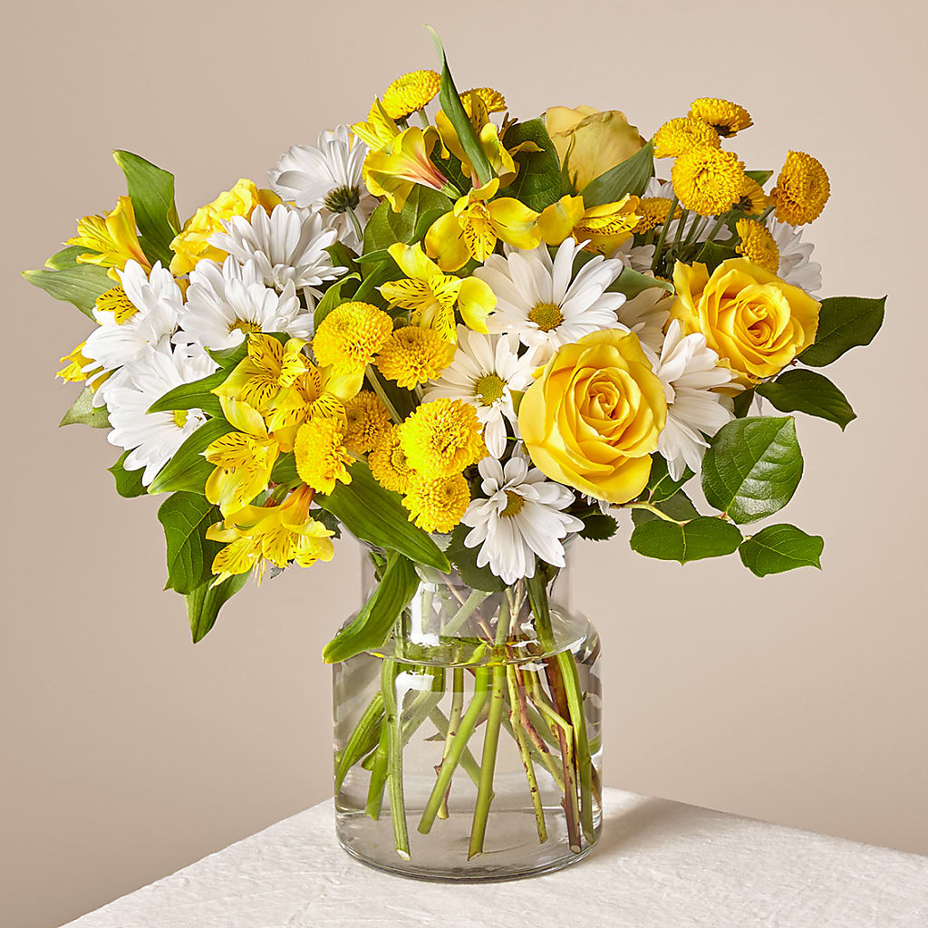 Sunny Sentiments Bouquet – New Life Flower And Gifts, Rincon GA