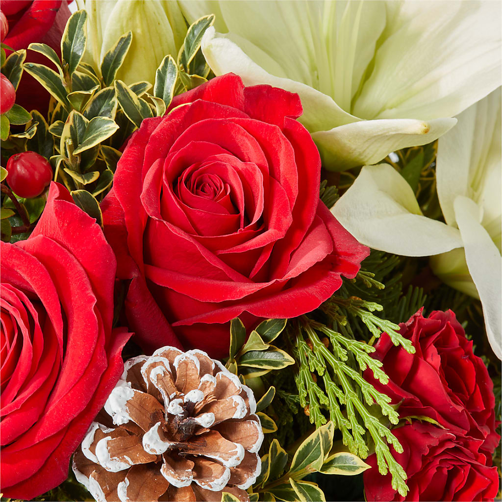 Snowy Wonderland Bouquet –  New Life Flower And Gifts, Rincon GA