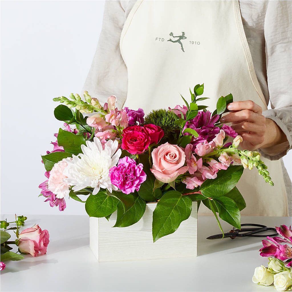 Sweetberry Box – A Florist Original –  New Life Flower And Gifts, Rincon GA