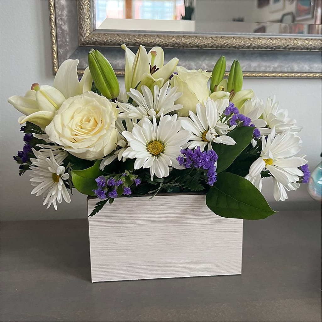 Beyond Blue Box Bouquet –  New Life Flower And Gifts, Rincon GA