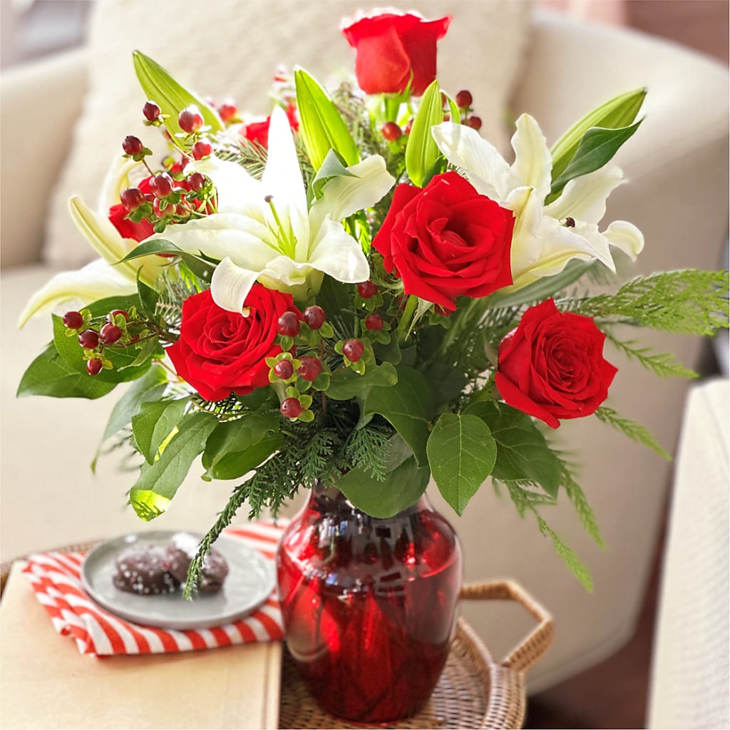 Evergreen Delight Bouquet –  New Life Flower And Gifts, Rincon GA