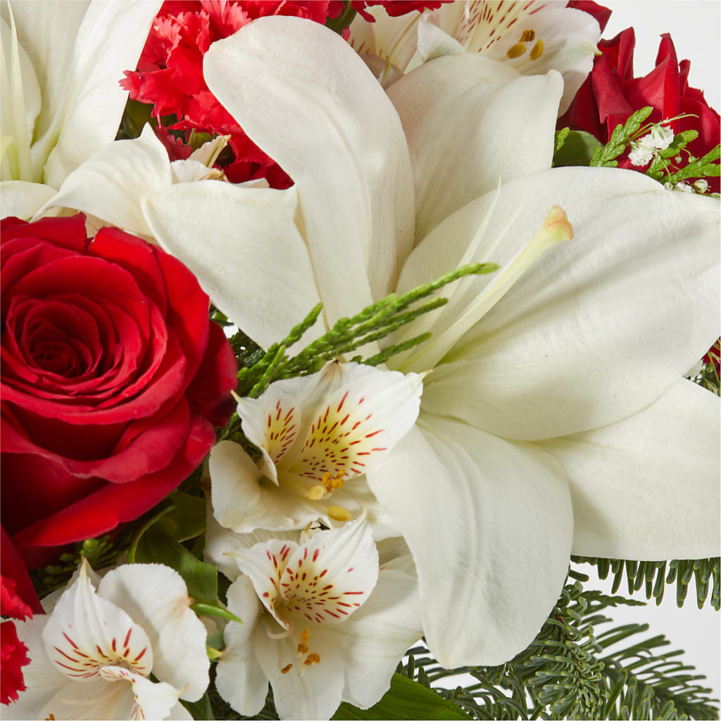 Holiday Season Bouquet –  New Life Flower And Gifts, Rincon GA