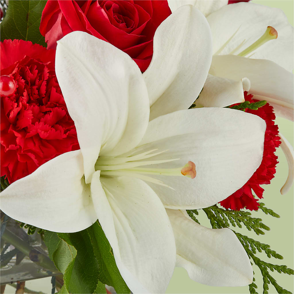 Glistening Icicles Bouquet –  New Life Flower And Gifts, Rincon GA