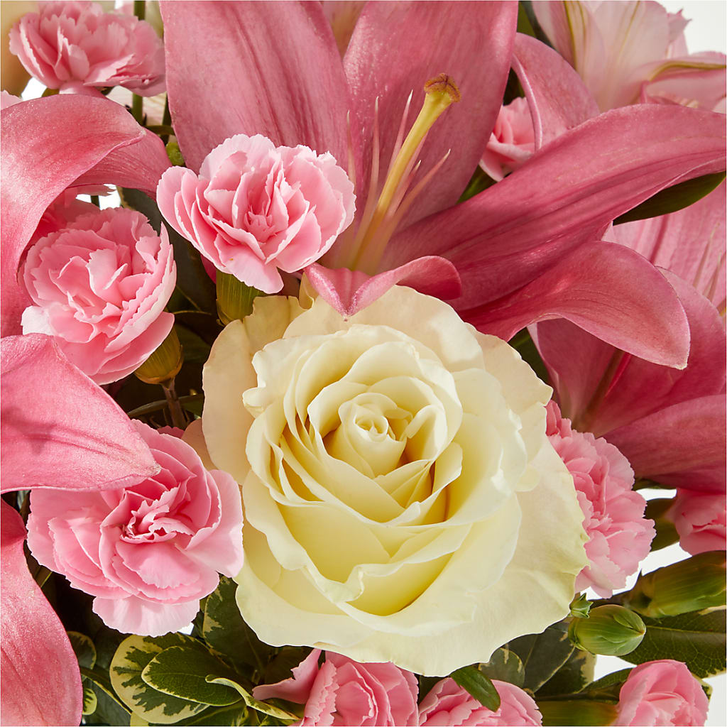 Piece of Cake Bouquet –  New Life Flower And Gifts, Rincon GA