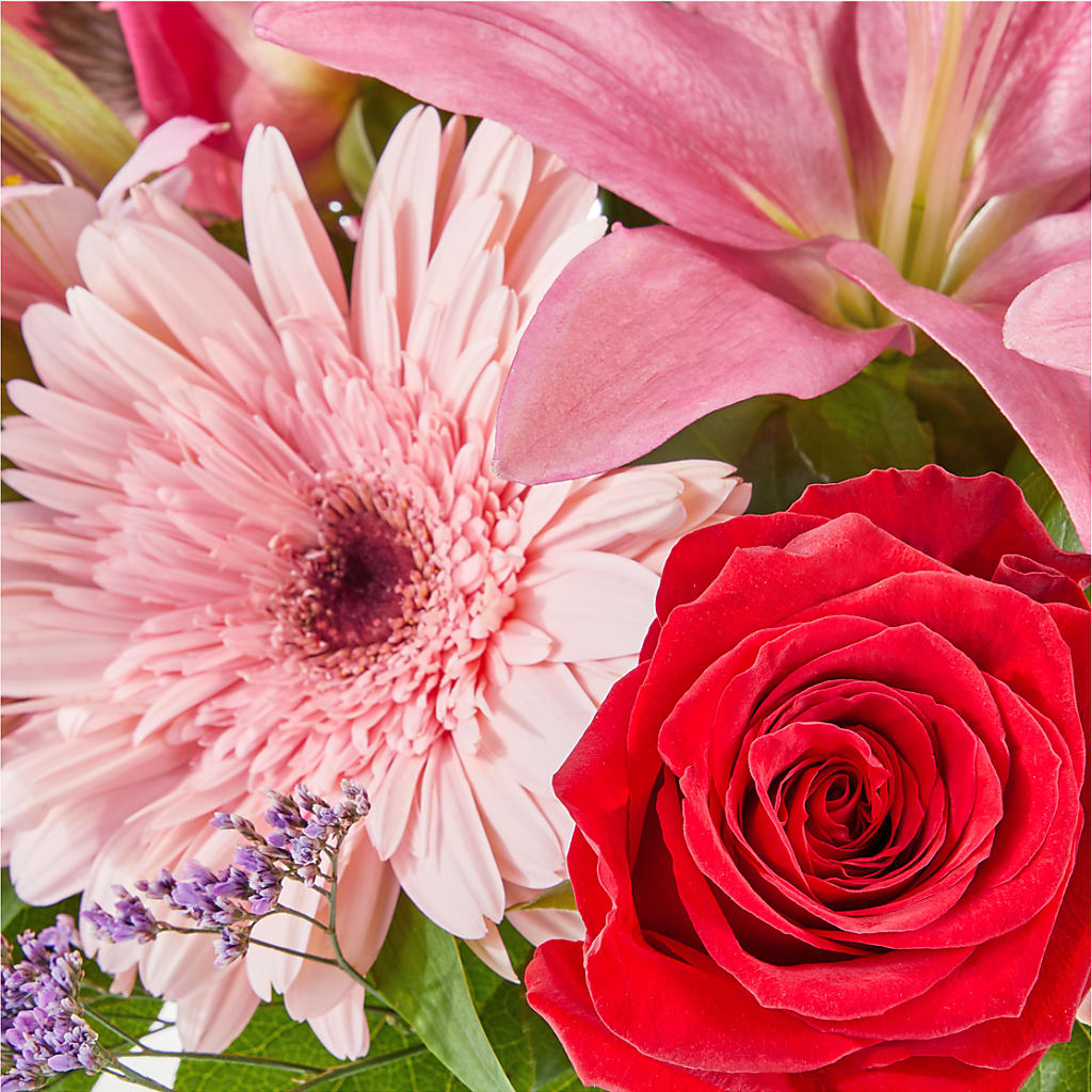Lots of Love Bouquet –  New Life Flower And Gifts, Rincon GA
