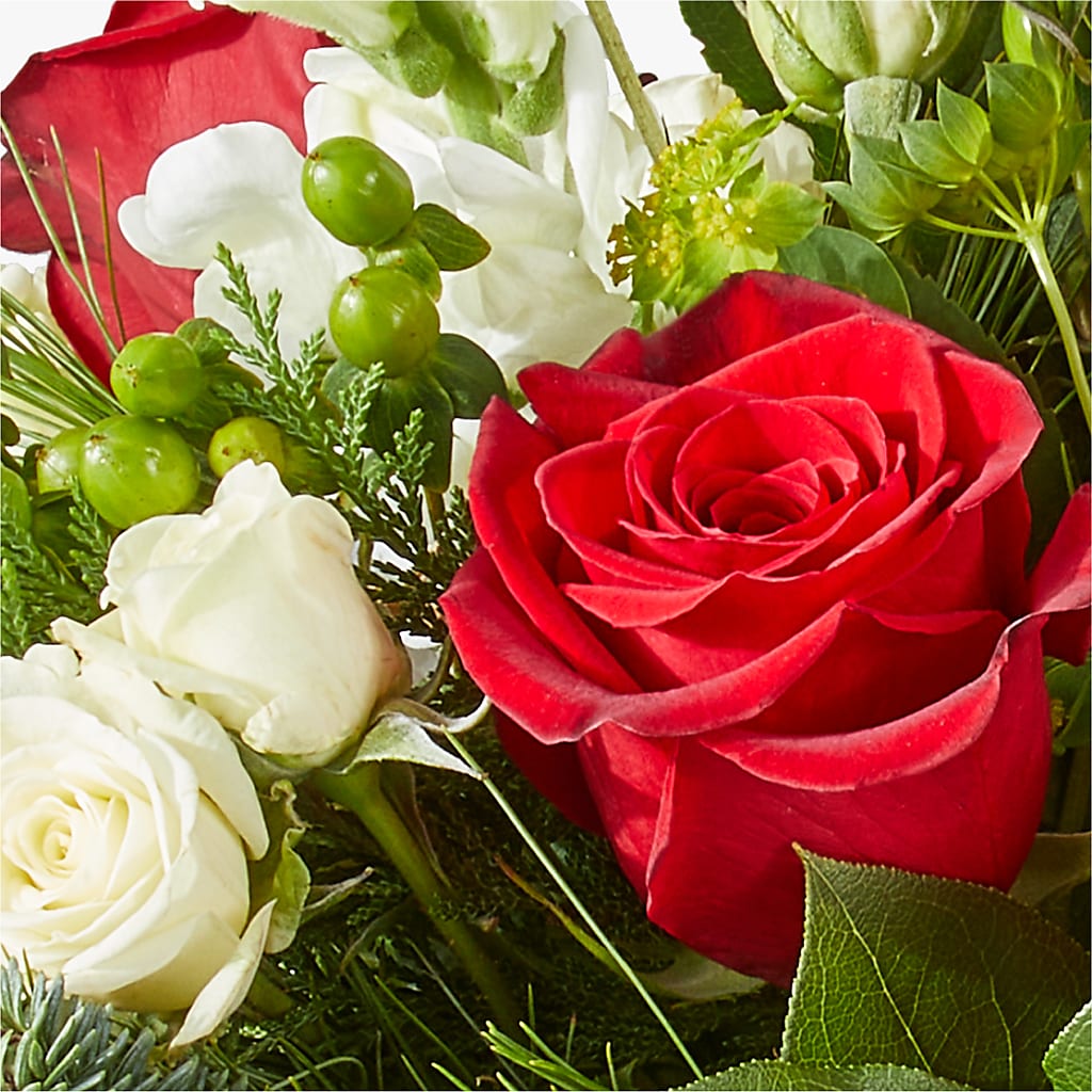 Deck the Halls Bouquet –  New Life Flower And Gifts, Rincon GA